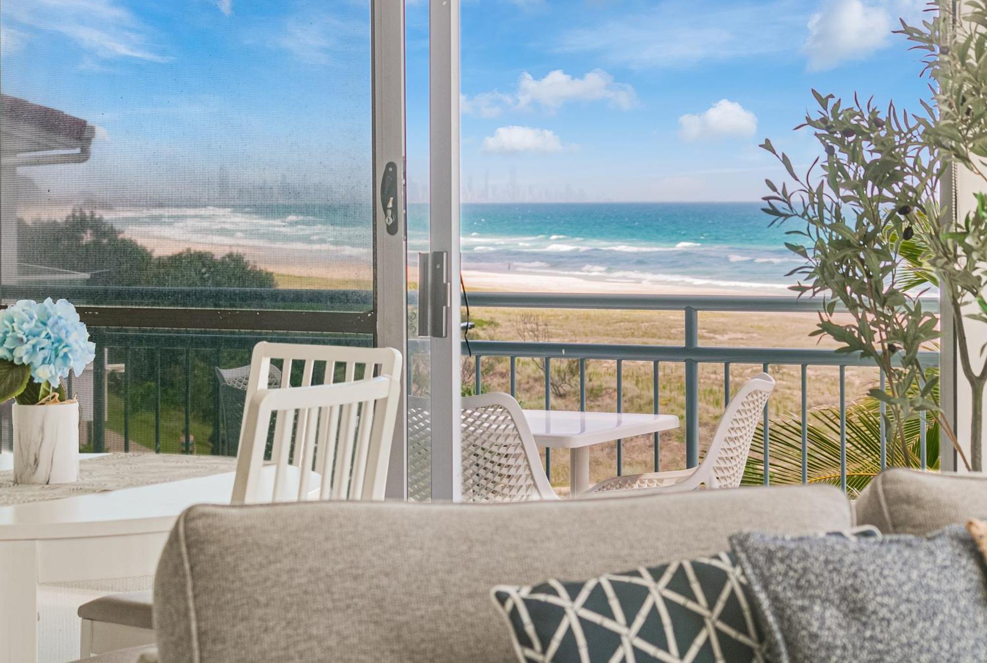 Oceanside Resort - Absolute Beachfront Apartments Gold Coast Luaran gambar