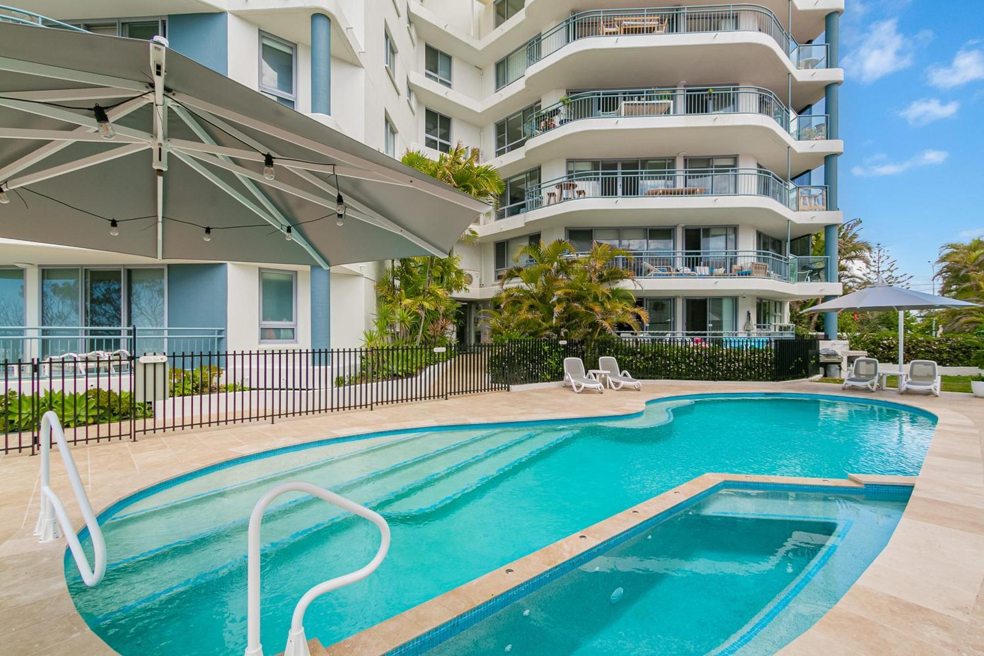 Oceanside Resort - Absolute Beachfront Apartments Gold Coast Luaran gambar
