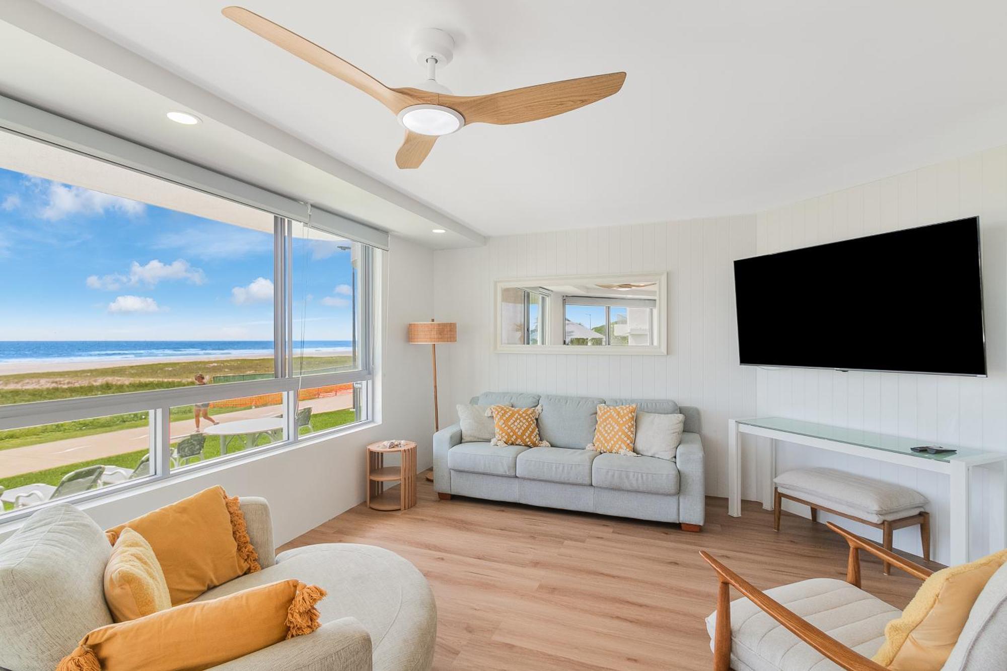 Oceanside Resort - Absolute Beachfront Apartments Gold Coast Luaran gambar