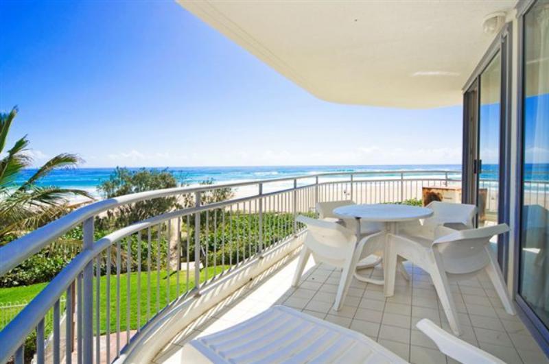 Oceanside Resort - Absolute Beachfront Apartments Gold Coast Luaran gambar