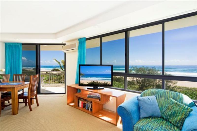 Oceanside Resort - Absolute Beachfront Apartments Gold Coast Luaran gambar