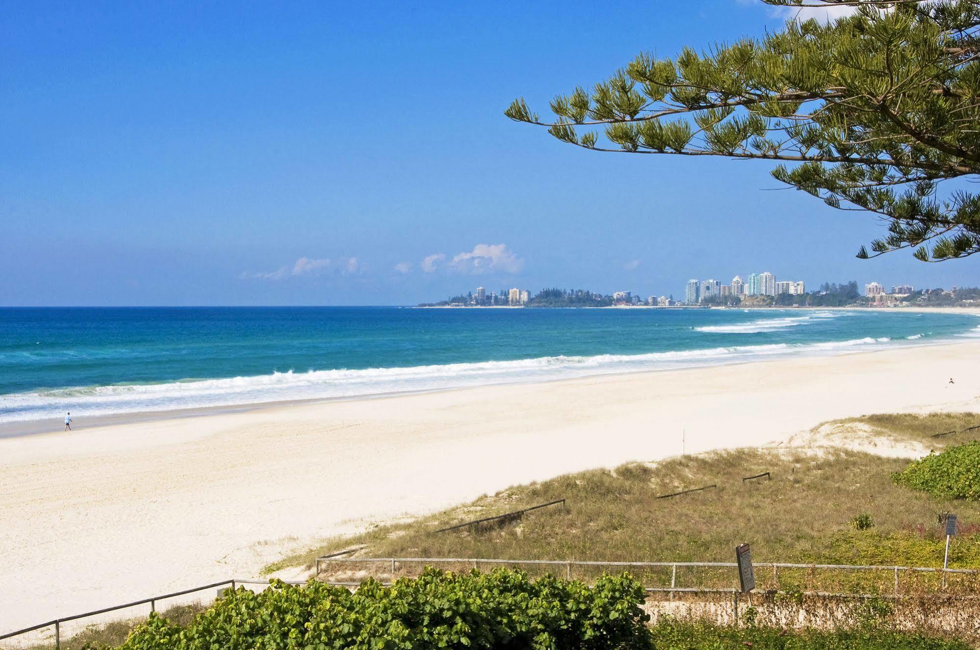 Oceanside Resort - Absolute Beachfront Apartments Gold Coast Luaran gambar