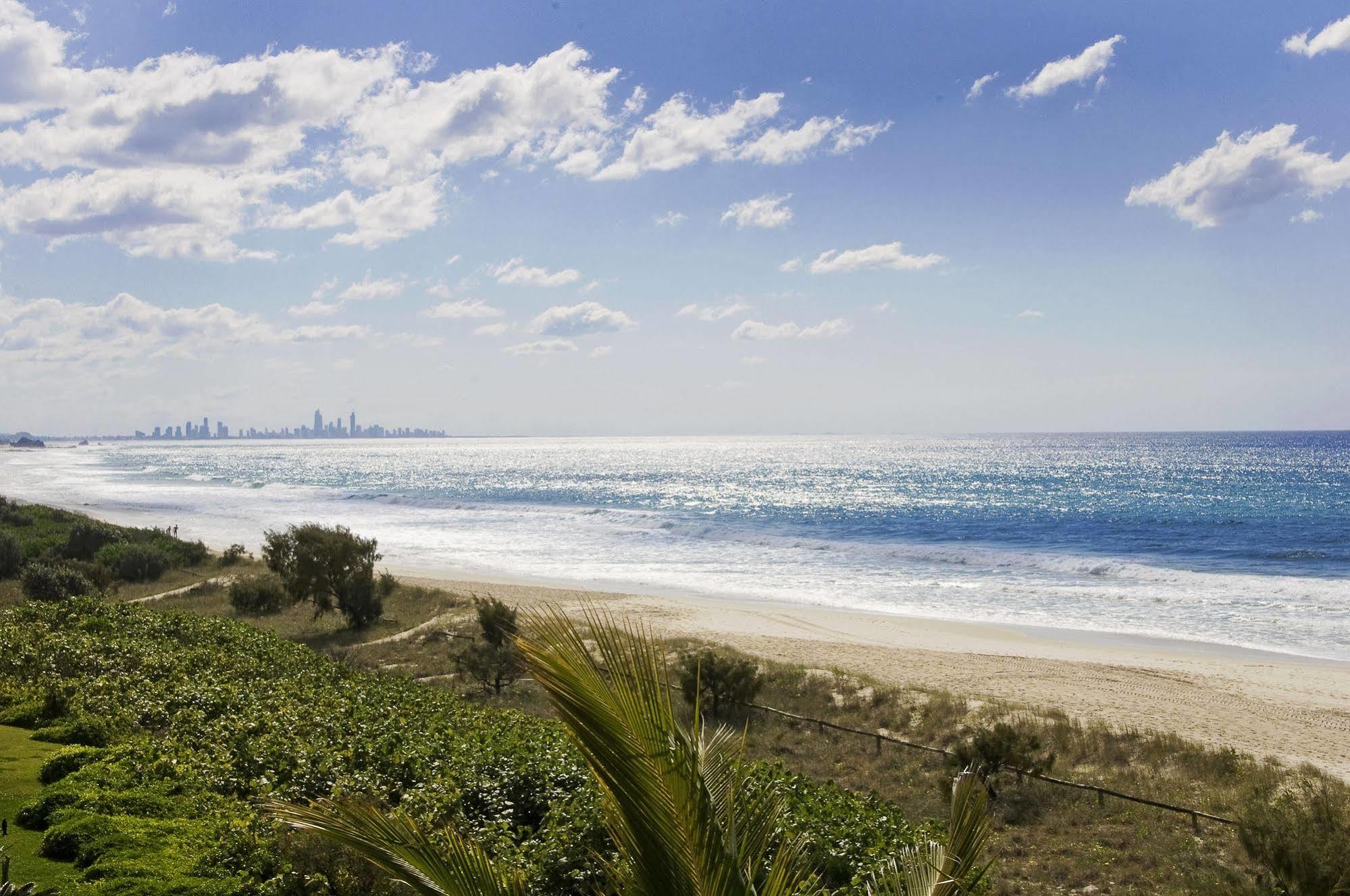 Oceanside Resort - Absolute Beachfront Apartments Gold Coast Luaran gambar